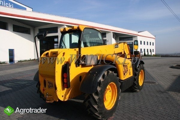 JCB 530-70 z 2004 roku - zdjęcie 3